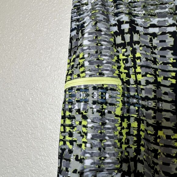 Prana UPF 50+ Board Shorts Swim Trunks Mens Sz 32 Yellow Black Gray Abstract Tie - Picture 2 of 7